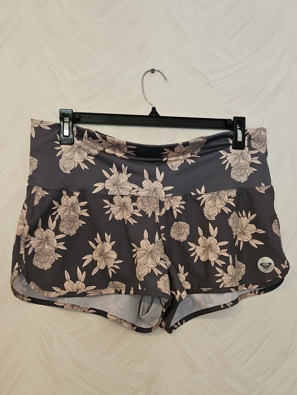 Roxy Gray Floral Athletic Shorts with Cream Flowers XL